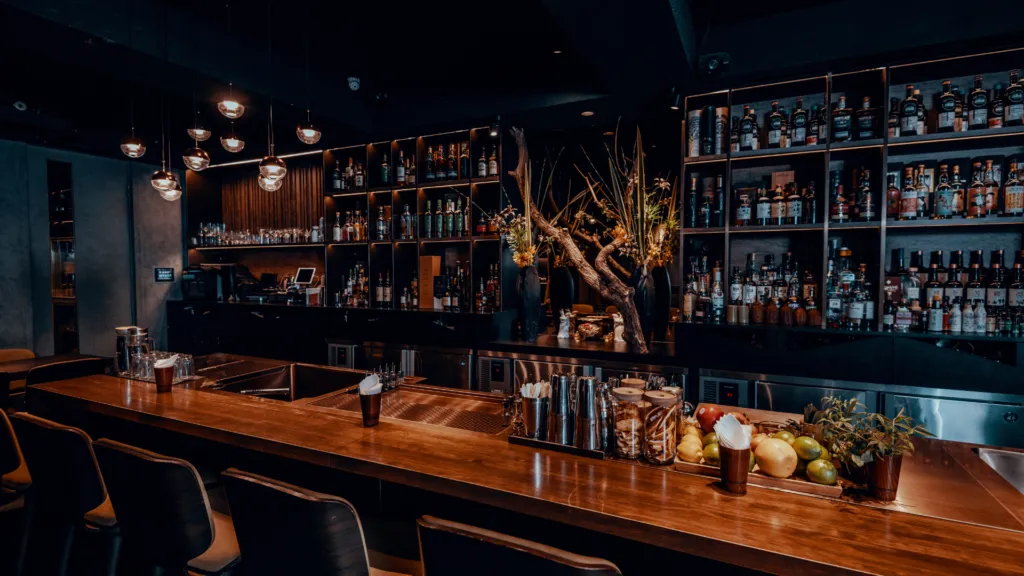 Bar und Gastraum nach Maß